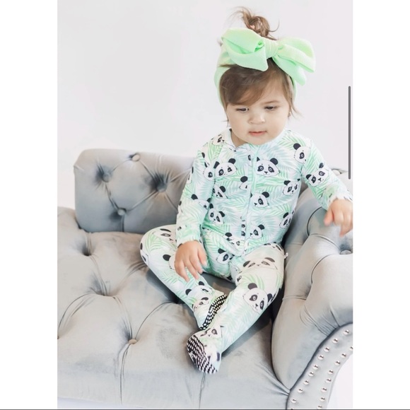 NWOT Panda Zipper Footies - Picture 2 of 3